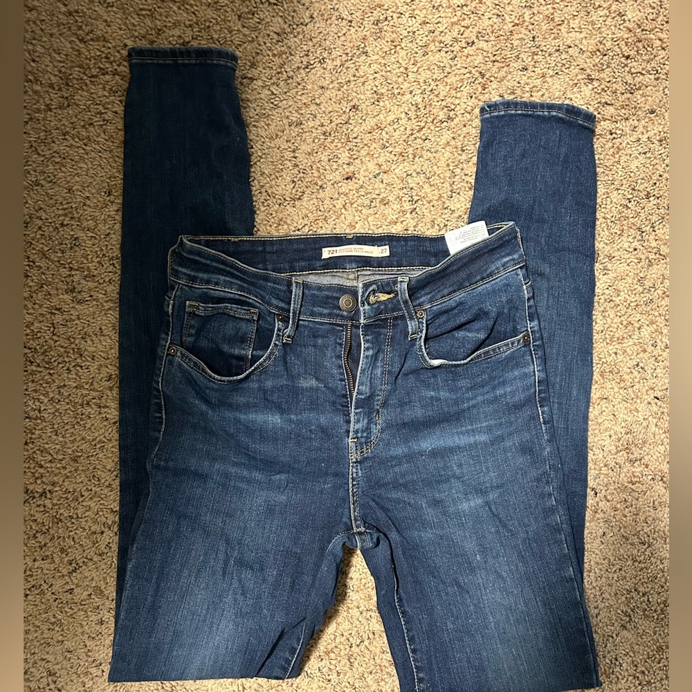 Levi’s 721 High Rise Skinny jeans - Size 27